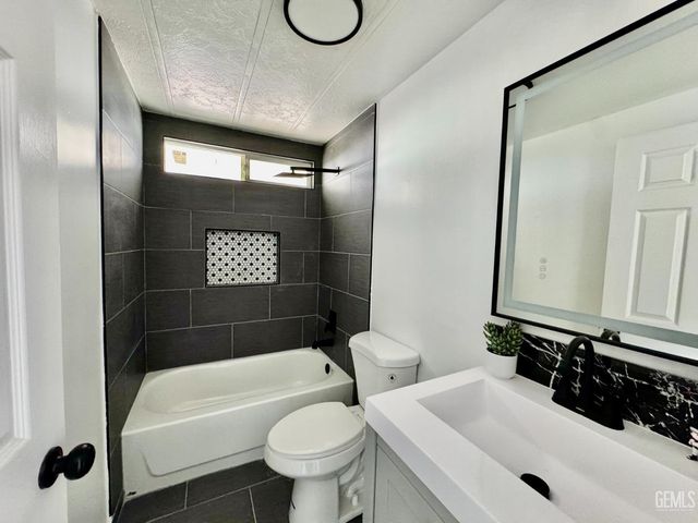 8300 Kern Canyon Road 150, Bakersfield, CA 93306