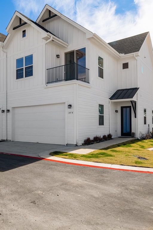 267 Lourdes CT B, Dripping Springs, TX 78620