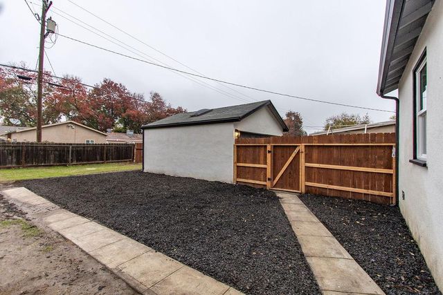 1413 Del Monte Ave, Modesto, CA 95350