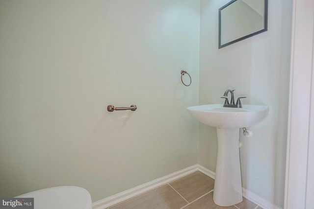 3908 GRENWICH LN, Mount Laurel, NJ 08054