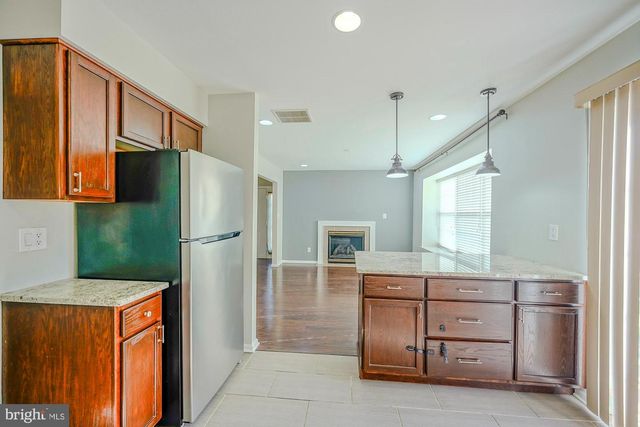 3908 GRENWICH LN, Mount Laurel, NJ 08054