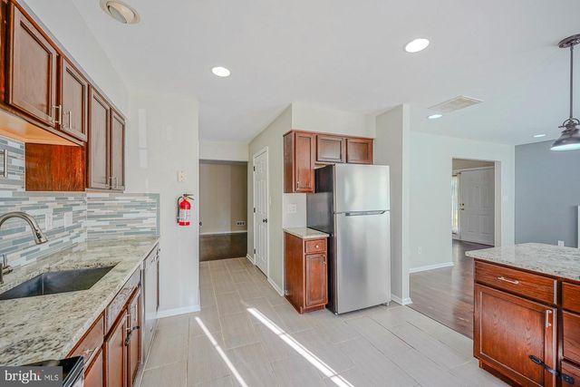 3908 GRENWICH LN, Mount Laurel, NJ 08054