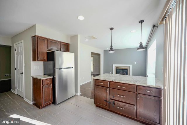 3908 GRENWICH LN, Mount Laurel, NJ 08054