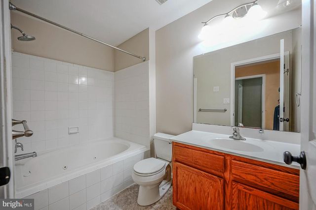 3908 GRENWICH LN, Mount Laurel, NJ 08054