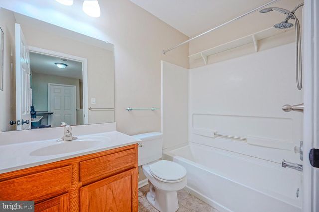 3908 GRENWICH LN, Mount Laurel, NJ 08054