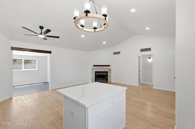 7088 S Camino Grande, Tucson, AZ 85746