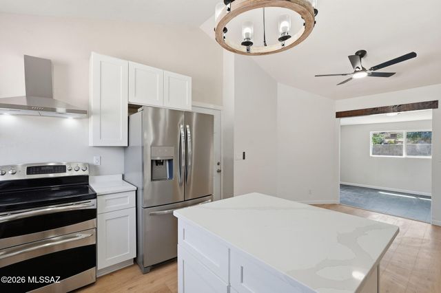 7088 S Camino Grande, Tucson, AZ 85746