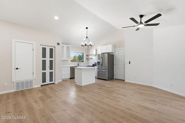 7088 S Camino Grande, Tucson, AZ 85746