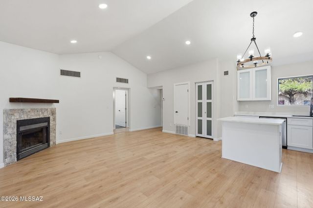 7088 S Camino Grande, Tucson, AZ 85746