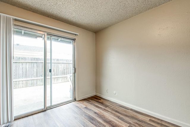 1426 Church St Apt O, Kingsburg, CA 93631