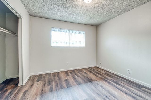 1426 Church St Apt O, Kingsburg, CA 93631