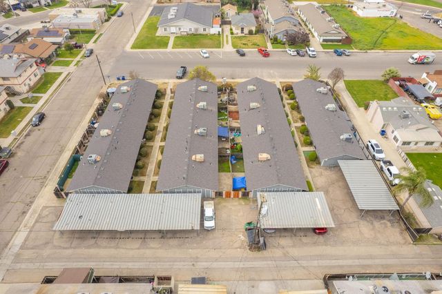 1426 Church St Apt O, Kingsburg, CA 93631