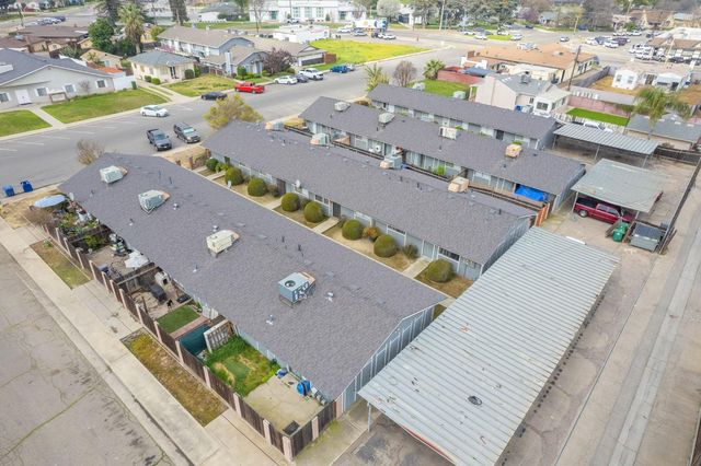 1426 Church St Apt O, Kingsburg, CA 93631