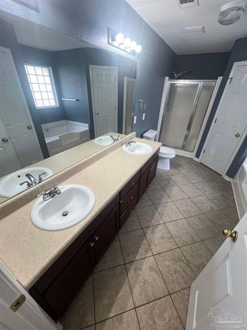 4804 Ribault Ln, Milton, FL 32570