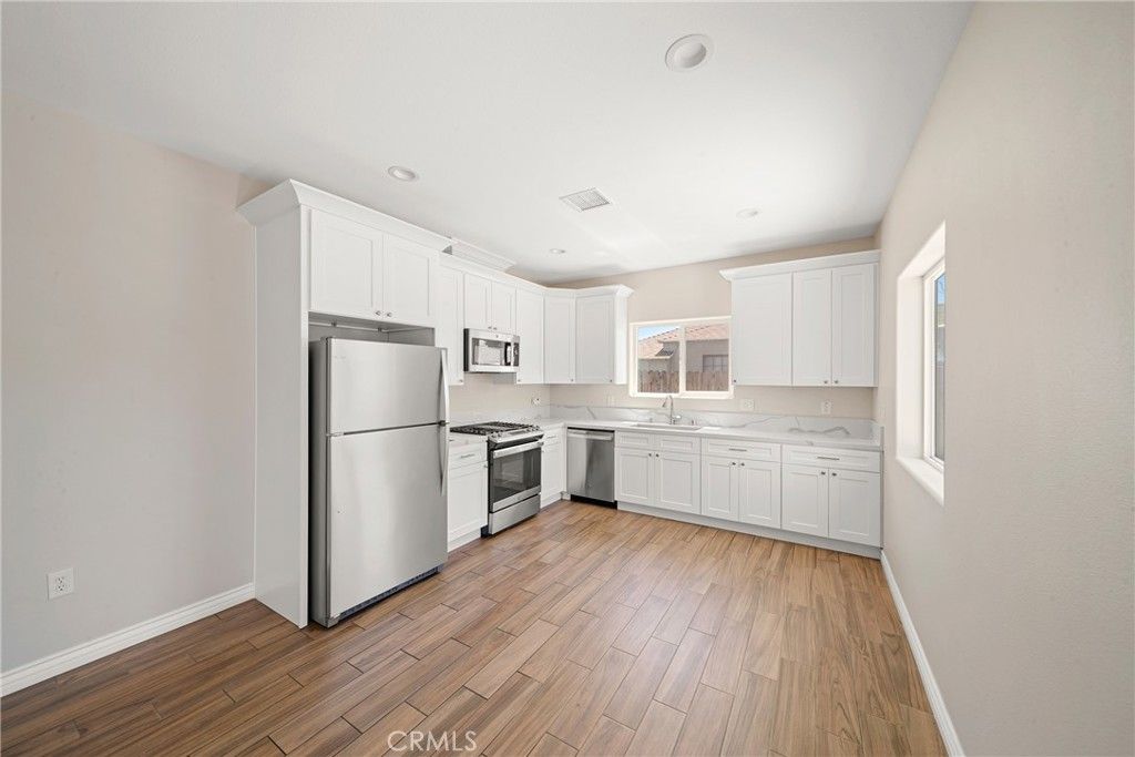 Image 20 of property listing at 1421 Bonita, La Verne, CA 91750