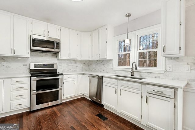 810 Deep Lake Drive NW, Kennesaw, GA 30144