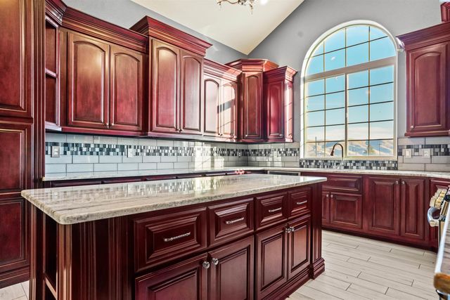 10002 N Wamba Rd, Prosser, WA 99350