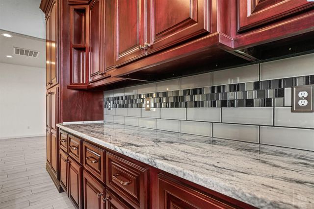 10002 N Wamba Rd, Prosser, WA 99350