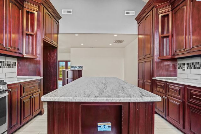 10002 N Wamba Rd, Prosser, WA 99350