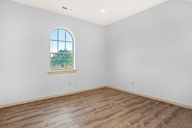 10002 N Wamba Rd, Prosser, WA 99350