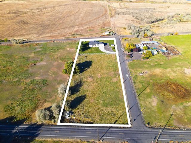 10002 N Wamba Rd, Prosser, WA 99350