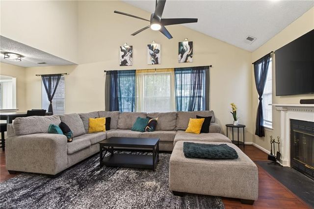 817 Snead DR, Newport News, VA 23602