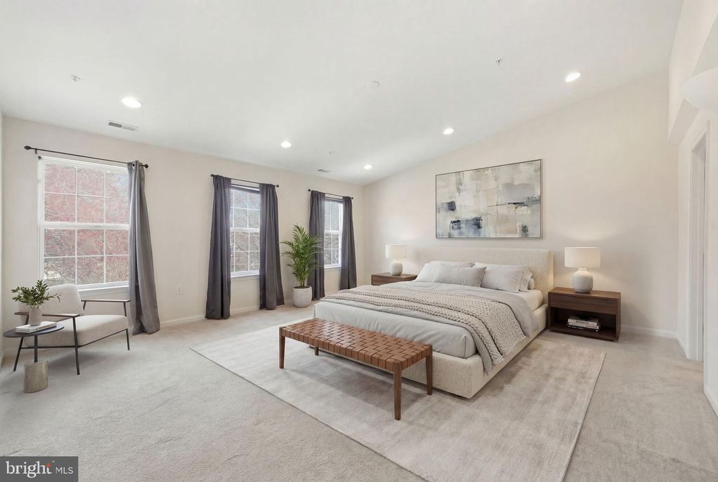 Image 22 of property listing at 8102 ASH AVE, College Park, MD 20740