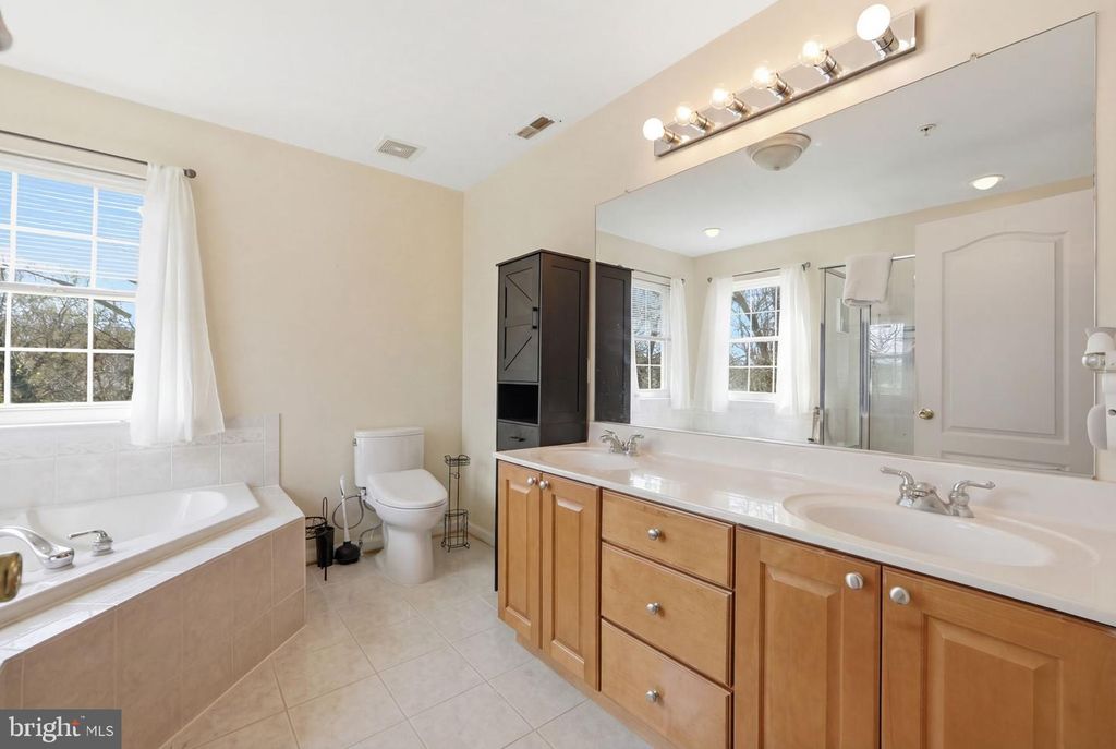 Image 24 of property listing at 8102 ASH AVE, College Park, MD 20740