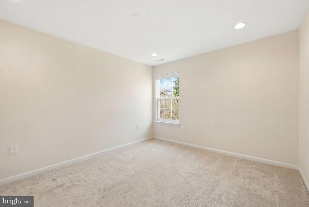 Image 30 of property listing at 8102 ASH AVE, College Park, MD 20740