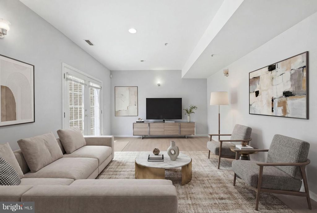 Image 34 of property listing at 8102 ASH AVE, College Park, MD 20740