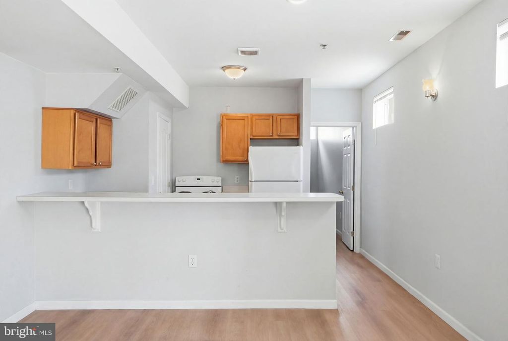 Image 35 of property listing at 8102 ASH AVE, College Park, MD 20740