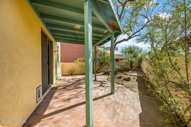 953 W Calle Carasol, Tucson, AZ 85713
