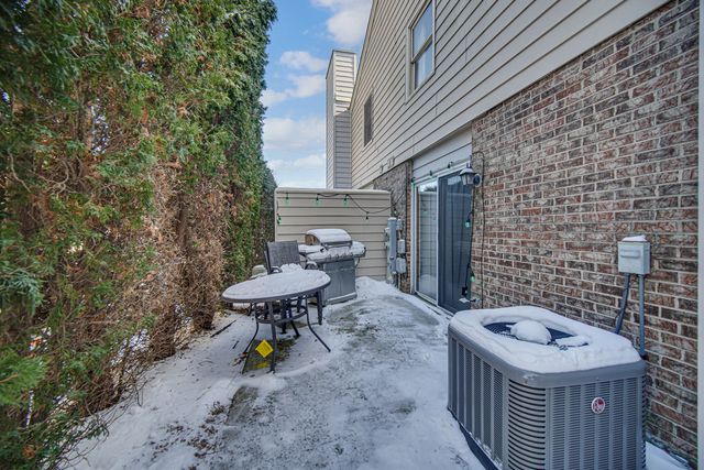 15521 Whitehall Lane 68A, Orland Park, IL 60462