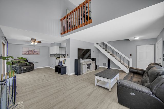 15521 Whitehall Lane 68A, Orland Park, IL 60462