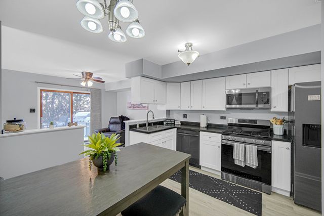 15521 Whitehall Lane 68A, Orland Park, IL 60462