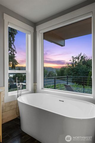 3919 Meadow Avenue N, Renton, WA 98056