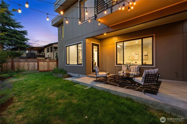 3919 Meadow Avenue N, Renton, WA 98056