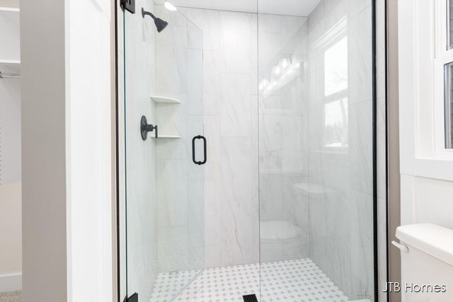 7843 Woodhurst Drive, Rockford, MI 49341