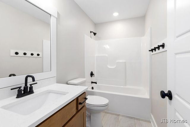 7843 Woodhurst Drive, Rockford, MI 49341