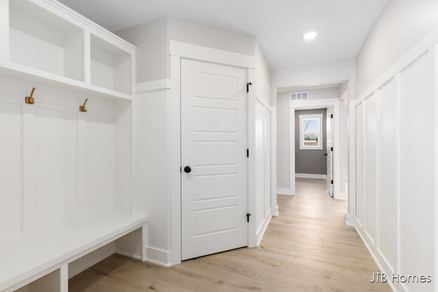 7843 Woodhurst Drive, Rockford, MI 49341