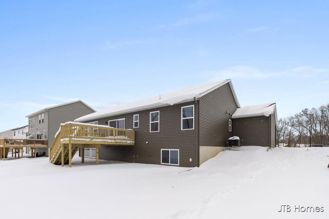 7843 Woodhurst Drive, Rockford, MI 49341