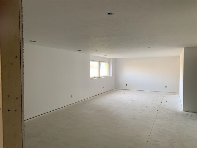 7843 Woodhurst Drive, Rockford, MI 49341