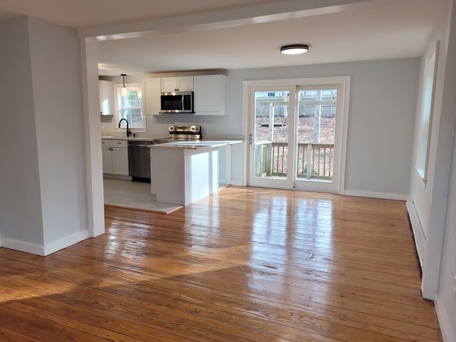 14 S Yarmouth Road, Dennis, MA 02638