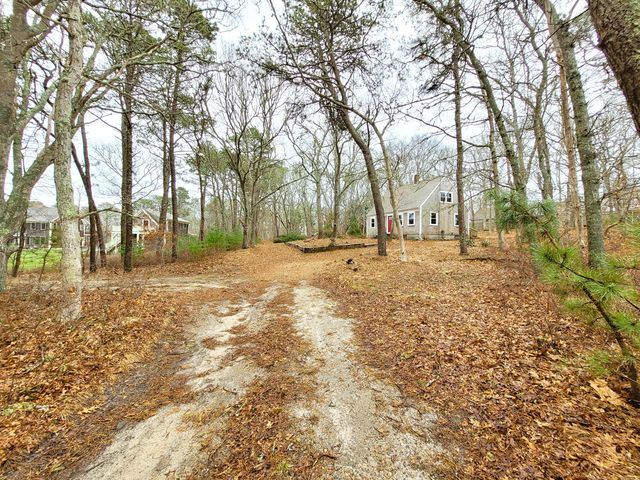 14 S Yarmouth Road, Dennis, MA 02638