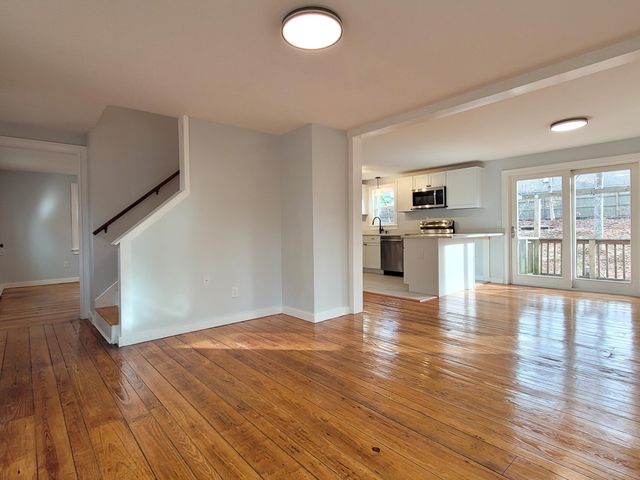 14 S Yarmouth Road, Dennis, MA 02638