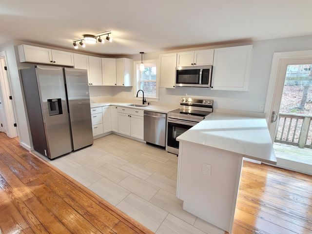 14 S Yarmouth Road, Dennis, MA 02638