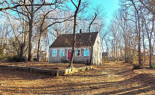 14 S Yarmouth Road, Dennis, MA 02638