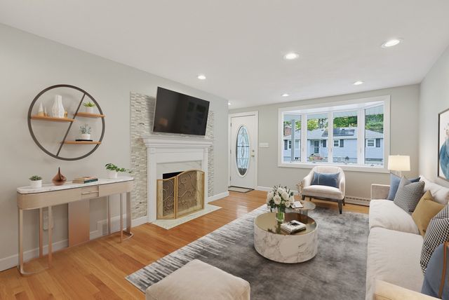 29 Sunnyside Rd, Lynn, MA 01905