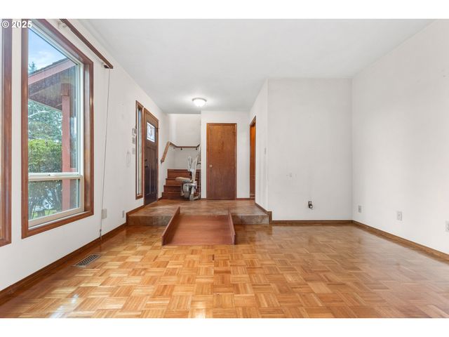 4241 Se NORTHRIDGE Dr, Milwaukie, OR 97222