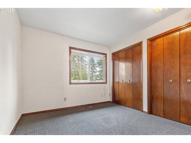 4241 Se NORTHRIDGE Dr, Milwaukie, OR 97222